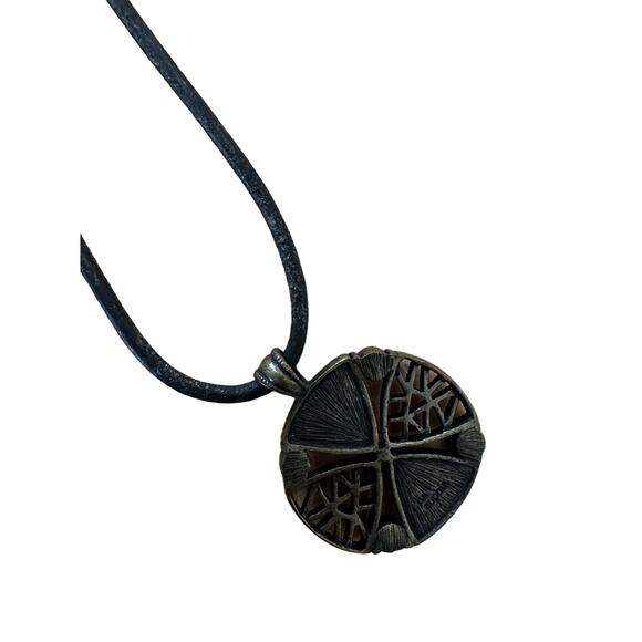 Lia Sophia Mother of Pearl Pendant Necklace - Picture 5 of 6